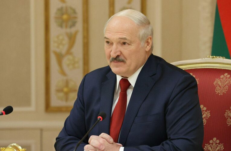 Лукашенко пригласил Си Цзиньпина посетить Беларусь