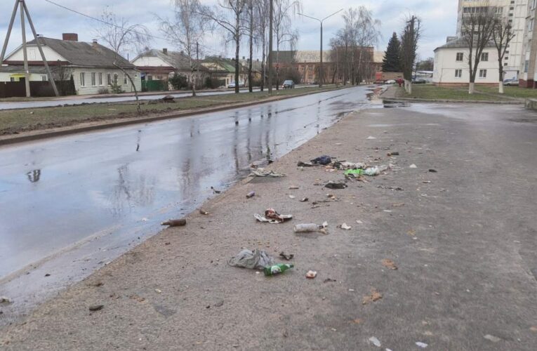 Весна показала, кто где… мусорил. Репортаж из Борисова